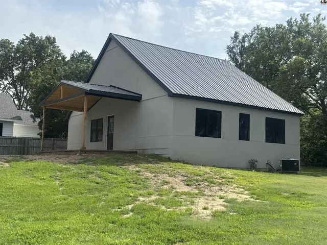Photo of 219 N Pine St, Pratt, KS