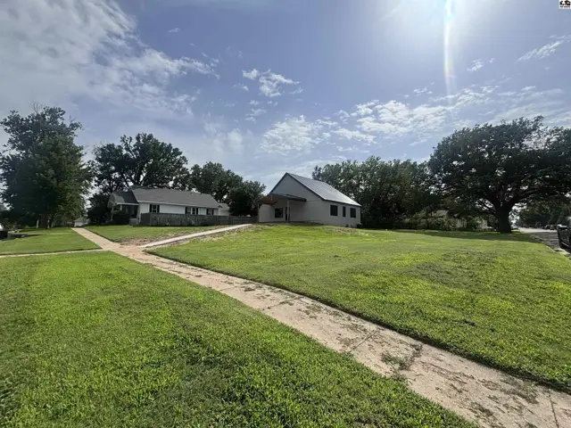 Photo of 219 N Pine St, Pratt, KS
