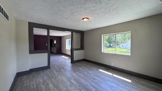 Photo of 1001 E Avenue A, Hutchinson, KS
