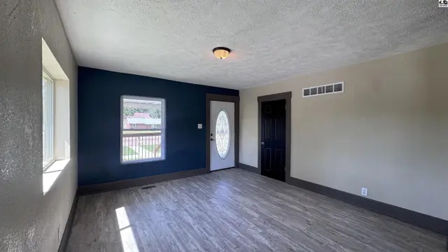 Photo of 1001 E Avenue A, Hutchinson, KS