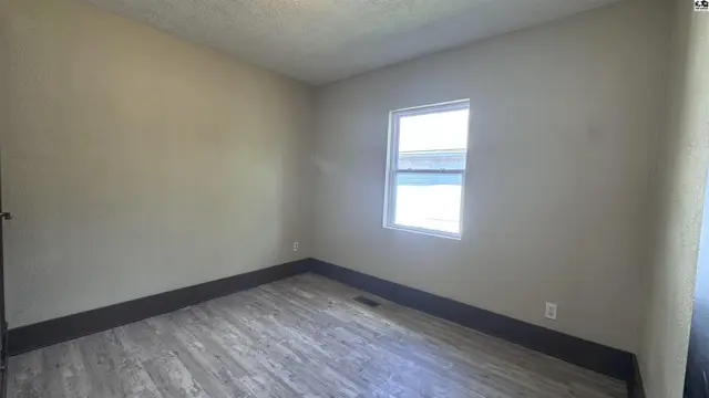 Photo of 1001 E Avenue A, Hutchinson, KS
