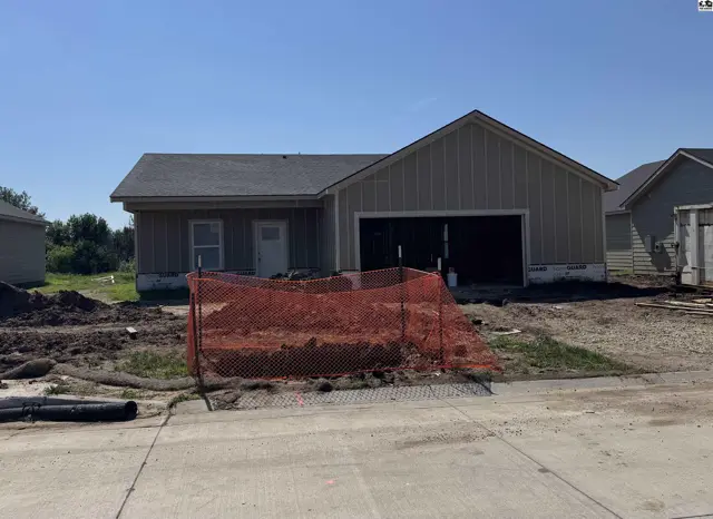 Photo of 1033 Clubhouse Dr, McPherson, KS