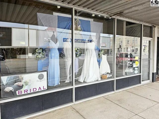 Photo of 215 N Main St, McPherson, KS