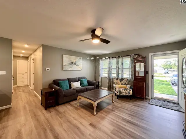 Photo of 1510 Linda Ln, Hutchinson, KS