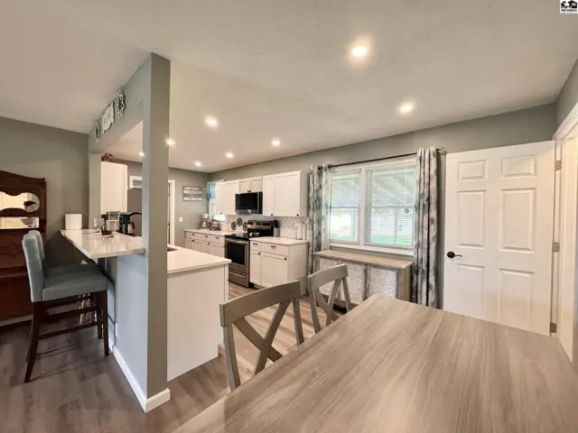 Photo of 1510 Linda Ln, Hutchinson, KS