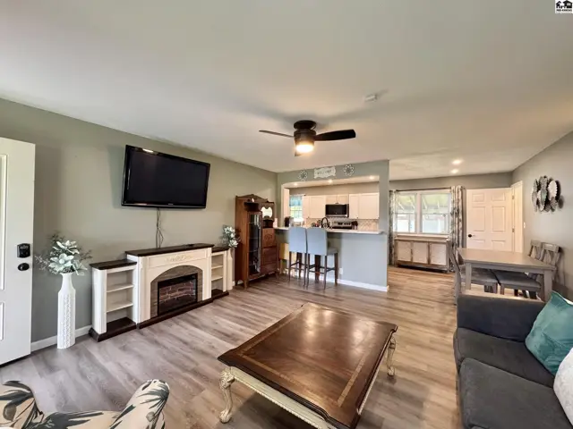 Photo of 1510 Linda Ln, Hutchinson, KS