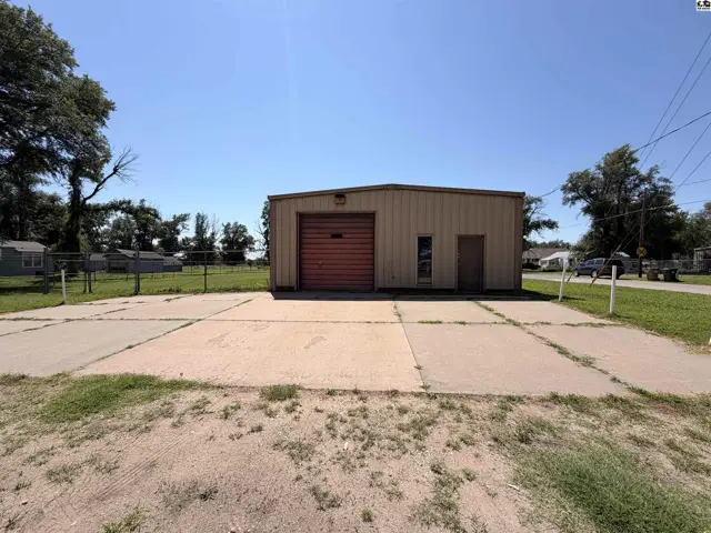 Photo of 901 W 1st Ave, Hutchinson, KS