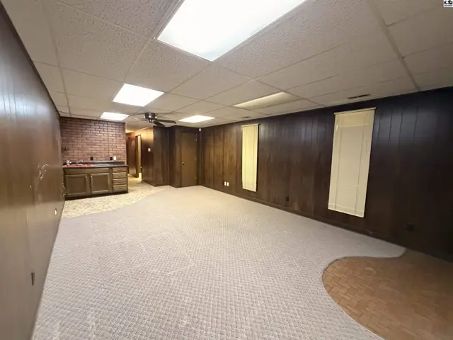 Photo of 901 W 1st Ave, Hutchinson, KS