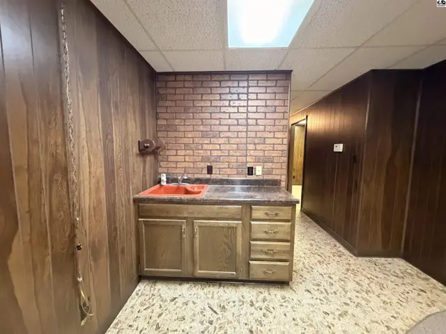 Photo of 901 W 1st Ave, Hutchinson, KS