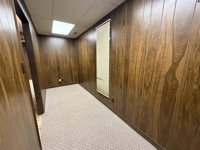 Photo of 901 W 1st Ave, Hutchinson, KS