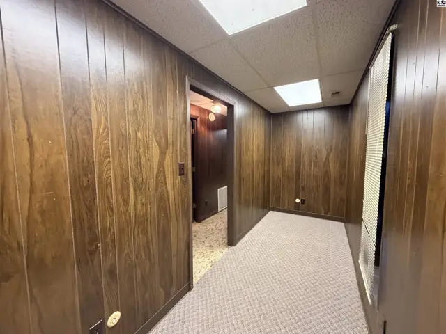 Photo of 901 W 1st Ave, Hutchinson, KS
