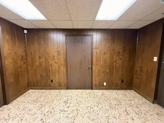 Photo of 901 W 1st Ave, Hutchinson, KS