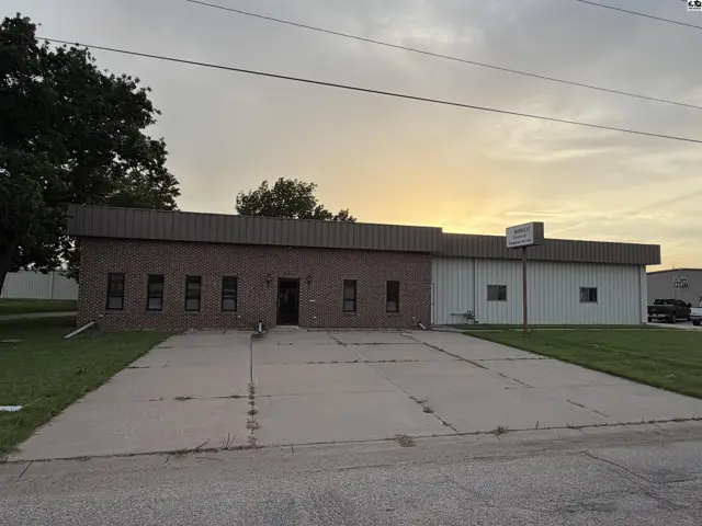 Photo of 621 N Hickory St, McPherson, KS