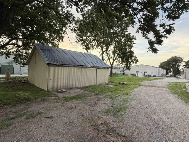 Photo of 621 N Hickory St, McPherson, KS