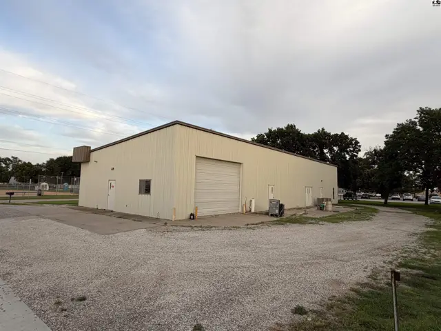Photo of 621 N Hickory St, McPherson, KS