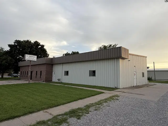 Photo of 621 N Hickory St, McPherson, KS