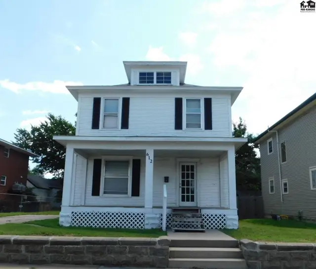 Photo of 612 N Walnut St, Hutchinson, KS