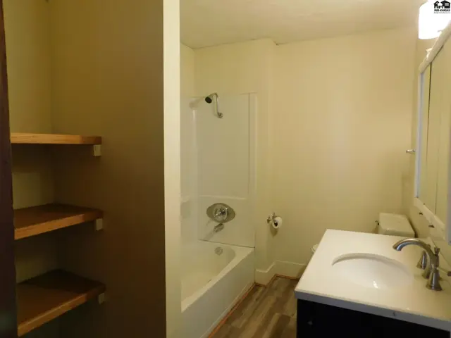 Photo of 612 N Walnut St, Hutchinson, KS