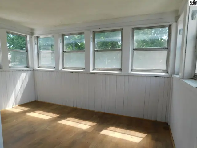 Photo of 612 N Walnut St, Hutchinson, KS