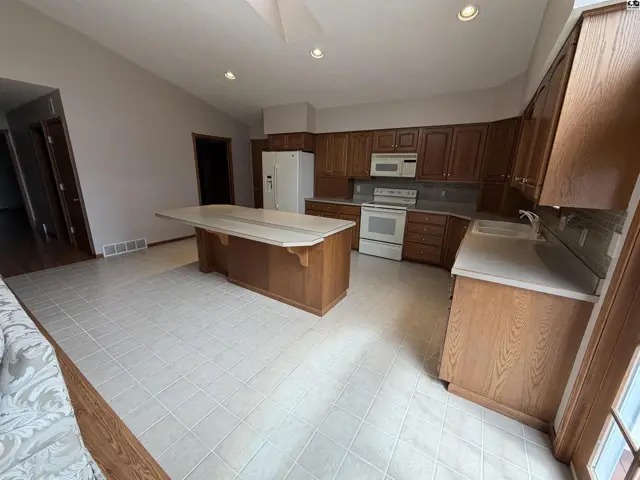 Photo of 622 N Locust St, Mankato, KS