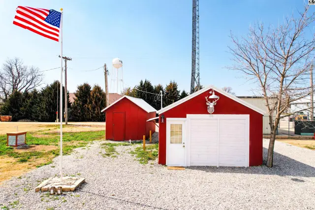 Photo of 105 N Broadway St, Hanston, KS
