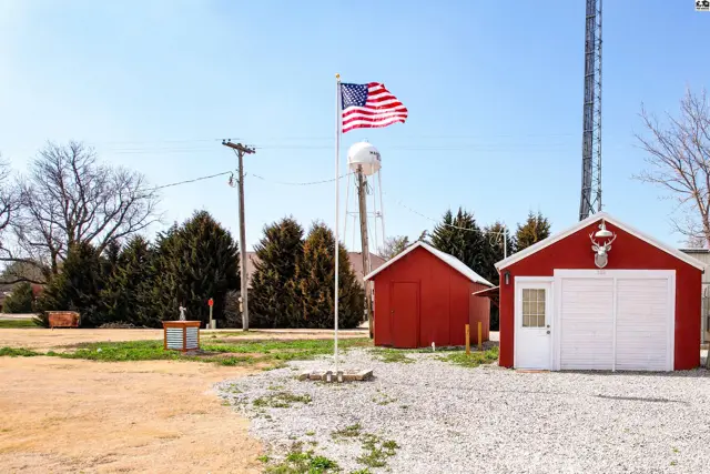 Photo of 105 N Broadway St, Hanston, KS