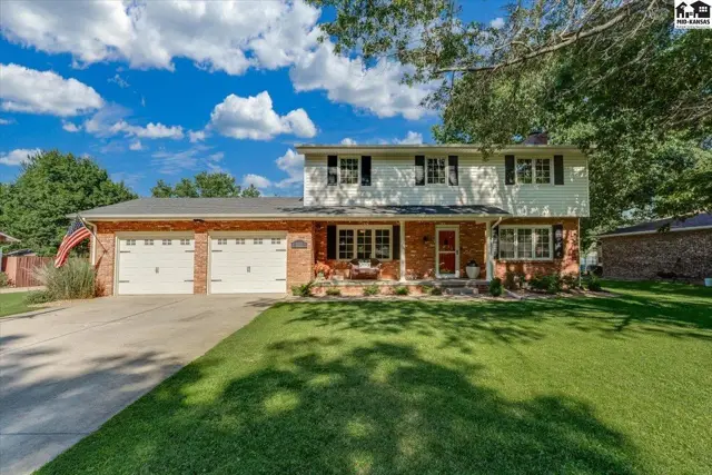 Photo of 4604 Sequoia St, Hutchinson, KS