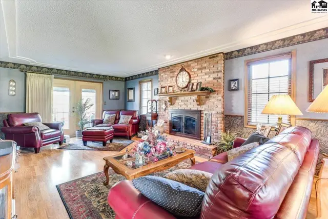 Photo of 4604 Sequoia St, Hutchinson, KS