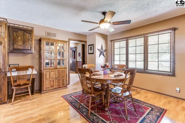 Photo of 4604 Sequoia St, Hutchinson, KS