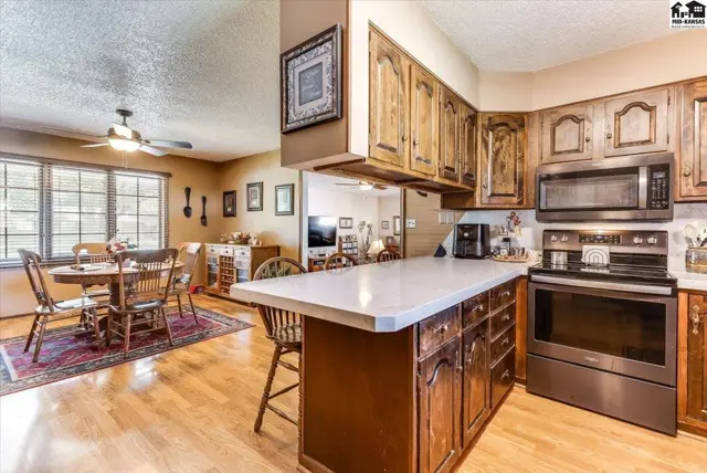 Photo of 4604 Sequoia St, Hutchinson, KS