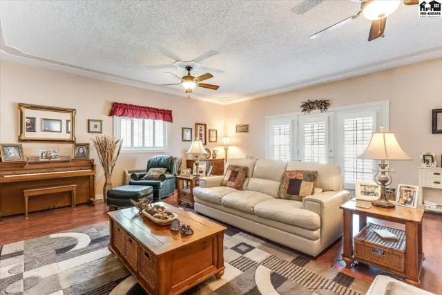 Photo of 4604 Sequoia St, Hutchinson, KS