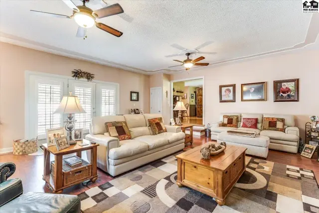 Photo of 4604 Sequoia St, Hutchinson, KS