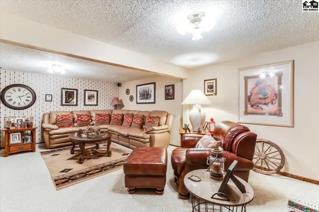 Photo of 4604 Sequoia St, Hutchinson, KS