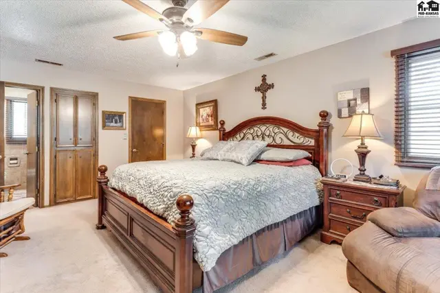 Photo of 4604 Sequoia St, Hutchinson, KS