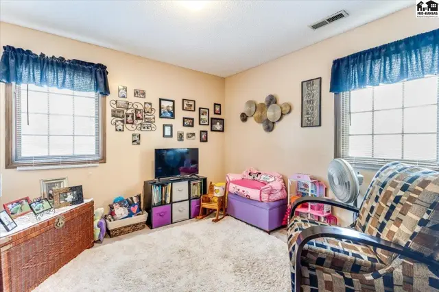 Photo of 4604 Sequoia St, Hutchinson, KS