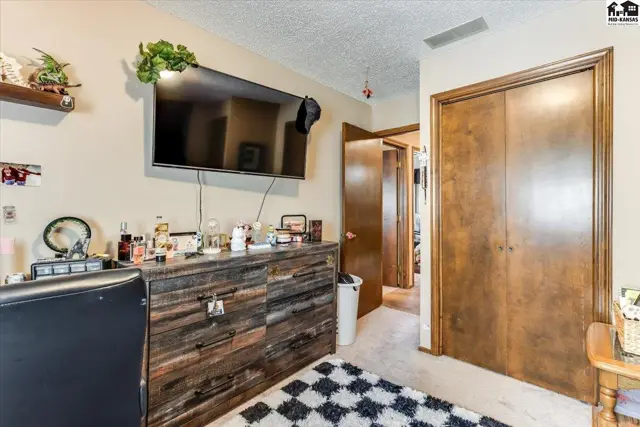 Photo of 4604 Sequoia St, Hutchinson, KS