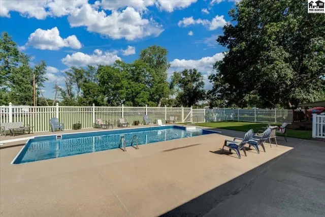 Photo of 4604 Sequoia St, Hutchinson, KS