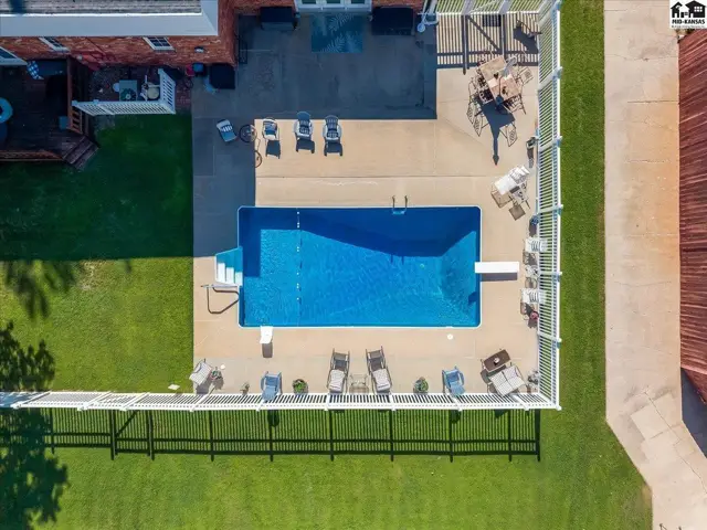 Photo of 4604 Sequoia St, Hutchinson, KS
