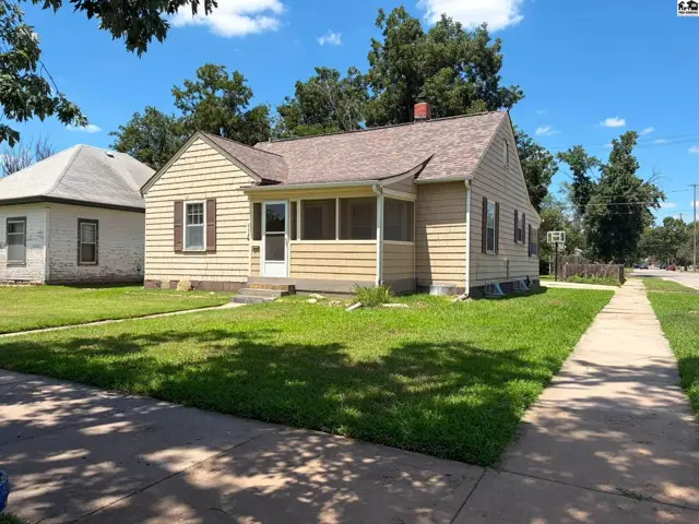 Photo of 632 E 7th Ave, Hutchinson, KS