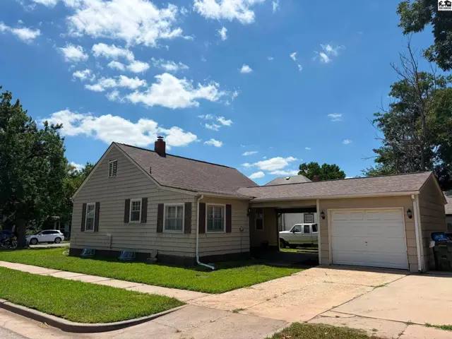 Photo of 632 E 7th Ave, Hutchinson, KS