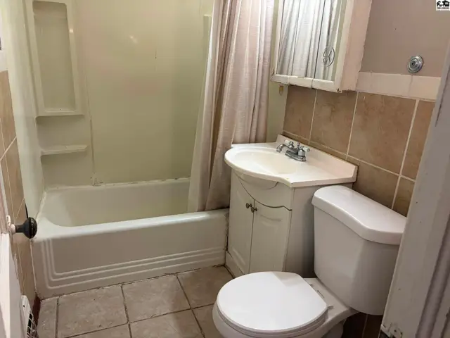 Photo of 632 E 7th Ave, Hutchinson, KS
