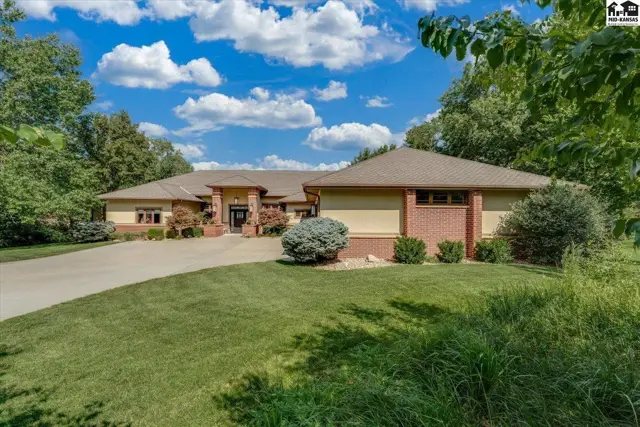Photo of 1 Prairie Dunes Dr, Hutchinson, KS