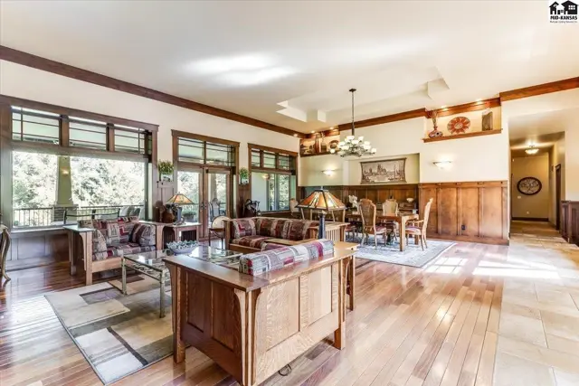 Photo of 1 Prairie Dunes Dr, Hutchinson, KS