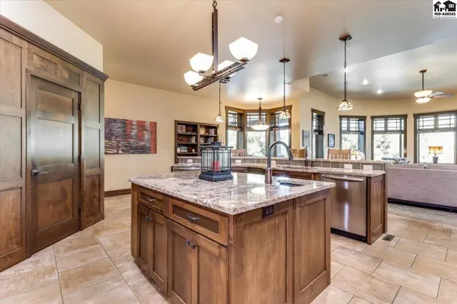 Photo of 1 Prairie Dunes Dr, Hutchinson, KS