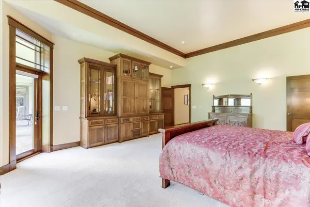 Photo of 1 Prairie Dunes Dr, Hutchinson, KS