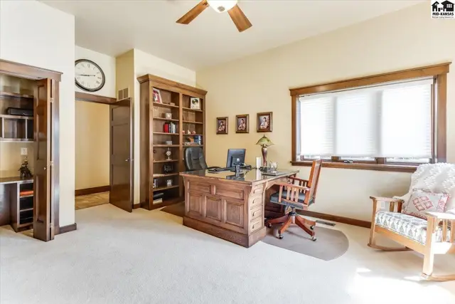 Photo of 1 Prairie Dunes Dr, Hutchinson, KS