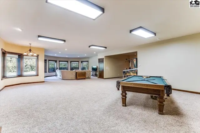 Photo of 1 Prairie Dunes Dr, Hutchinson, KS
