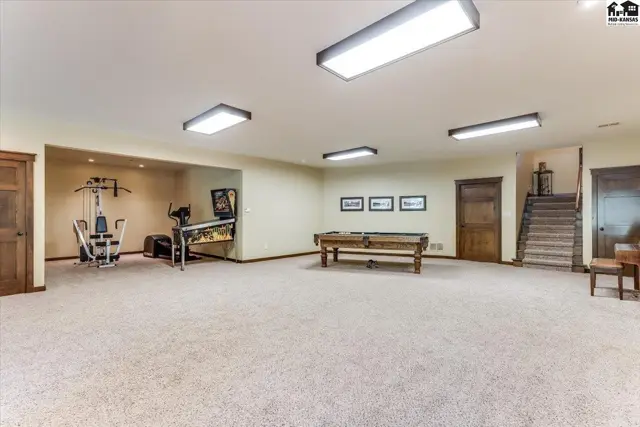 Photo of 1 Prairie Dunes Dr, Hutchinson, KS