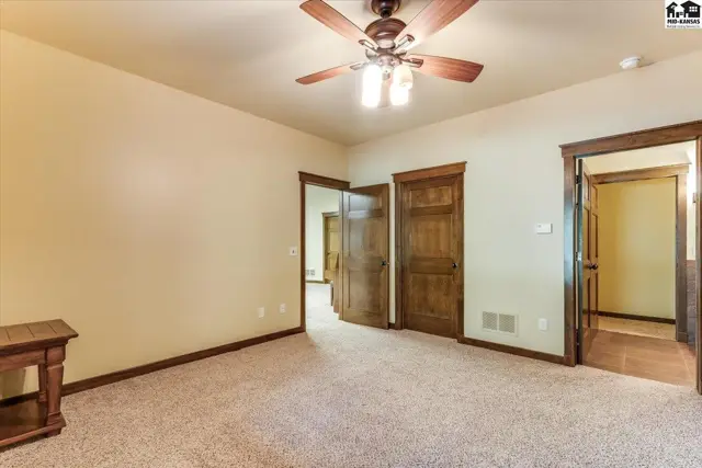 Photo of 1 Prairie Dunes Dr, Hutchinson, KS