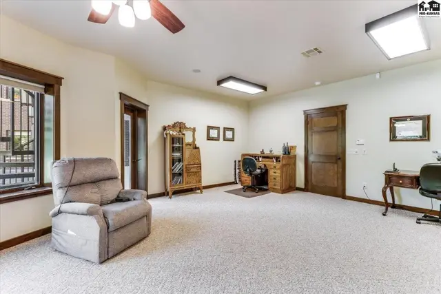 Photo of 1 Prairie Dunes Dr, Hutchinson, KS